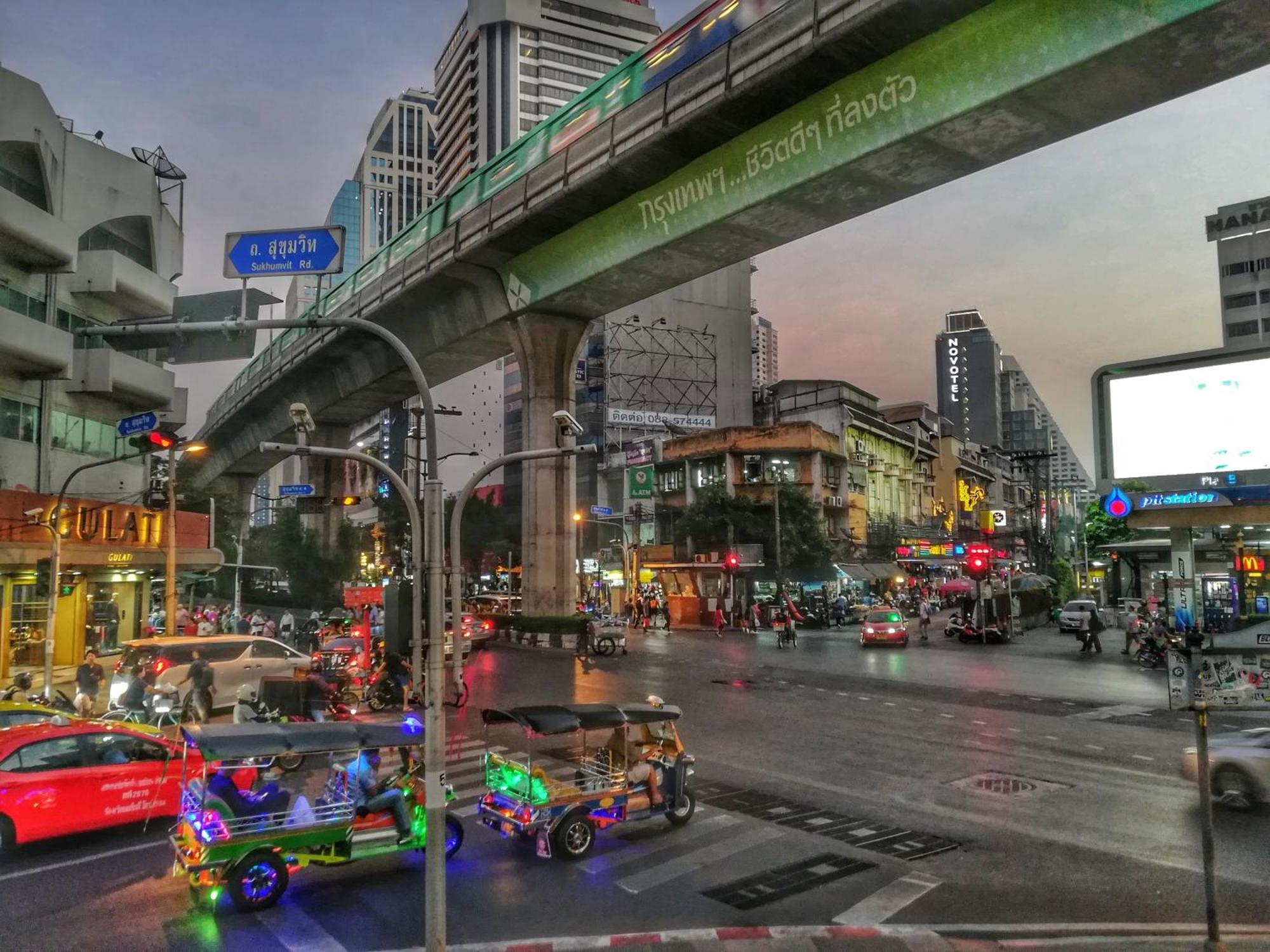 Solitaire Bangkok Sukhumvit 11 Exterior foto