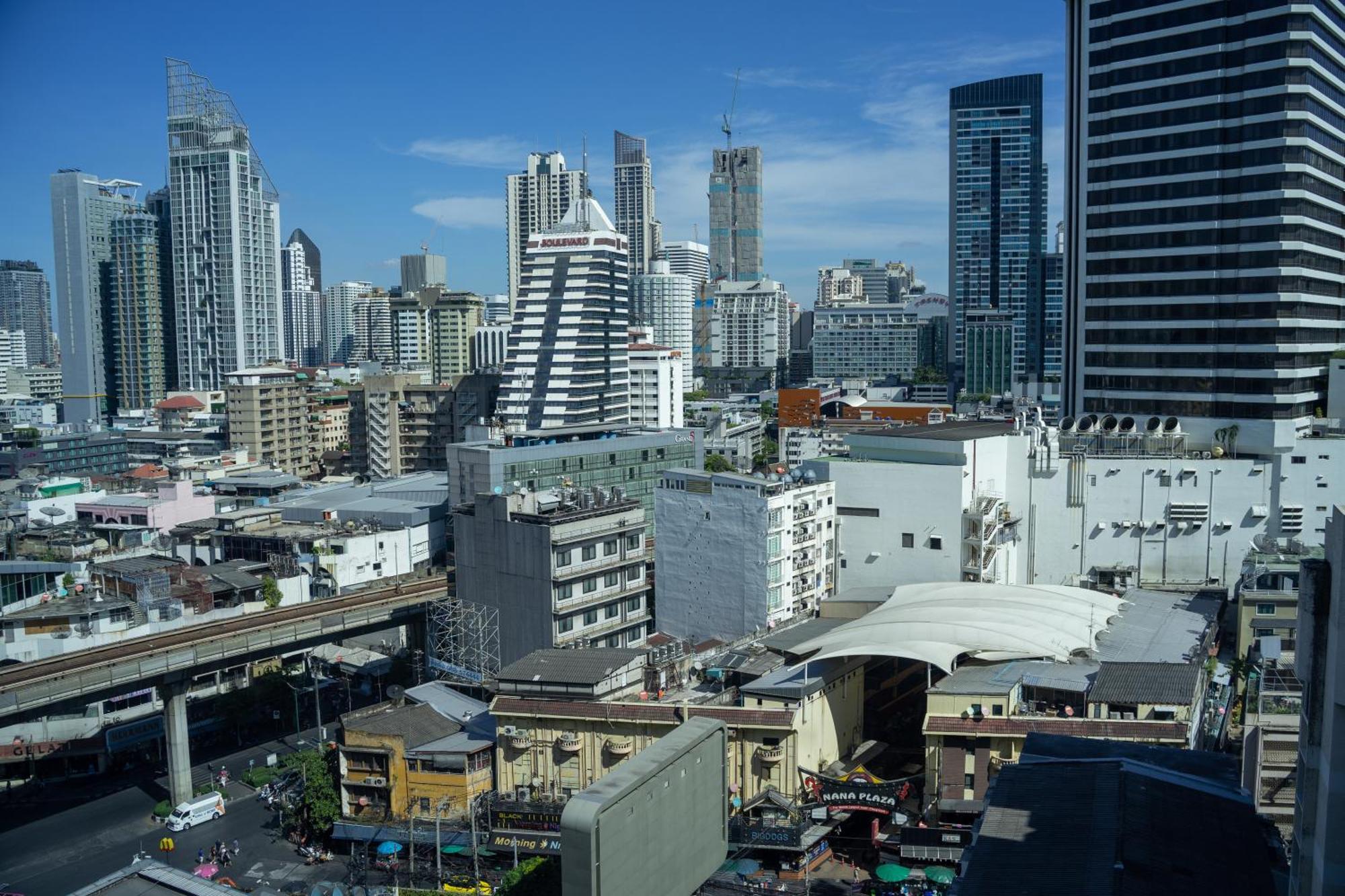 Solitaire Bangkok Sukhumvit 11 Exterior foto